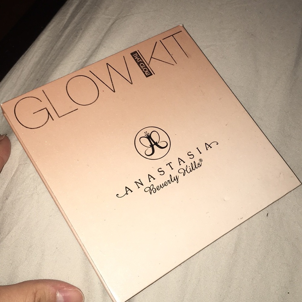 Anastasia glow kit !